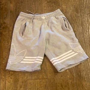 Men’s adidas shorts size med